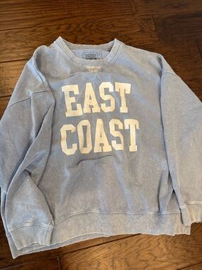 American Eagle Women’s  Light Blue Crewneck Sweatshirt